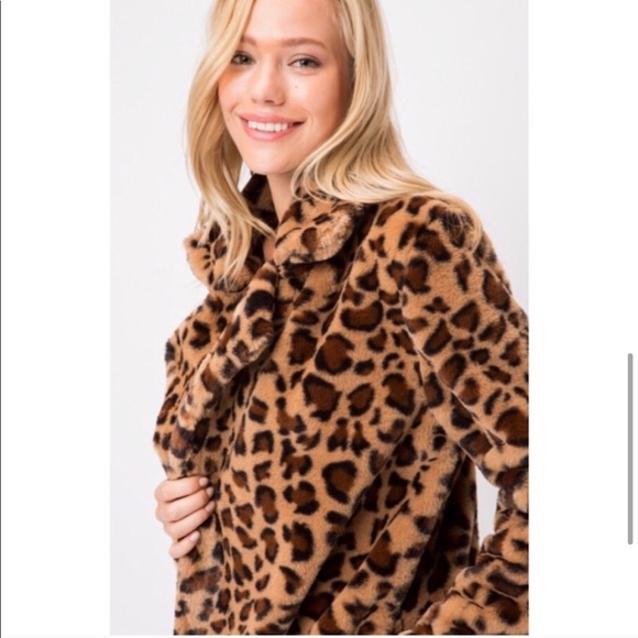Host Pick πNWT Leopard faux fur coat Buttery soft - Picture 7 of 8